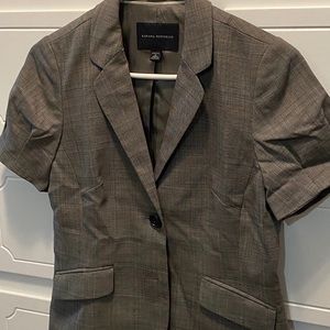 Banana Republic short sleeve blazer. Size 4.